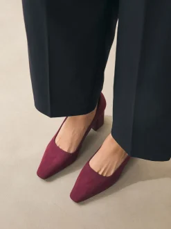 Burgundy Red Standard/Wide Fit Standard Chisel Toe Block Courts