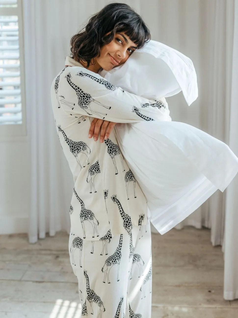 Chelsea Peers Cream Giraffe Button Up Long Pyjama Set