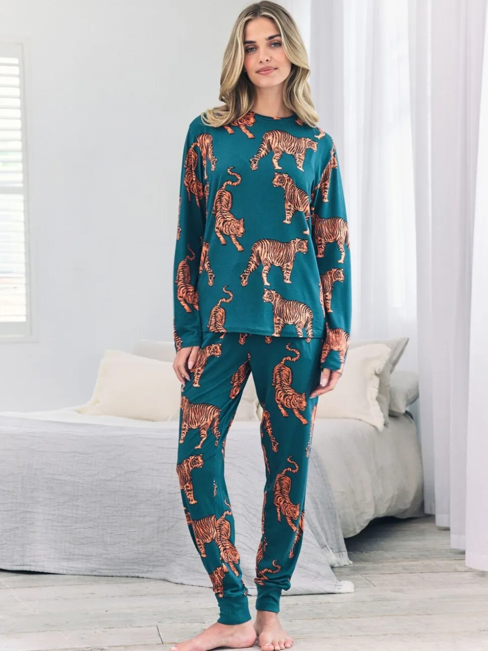 Chelsea Peers Green Trouser Tiger Print Long Pyjamas Set