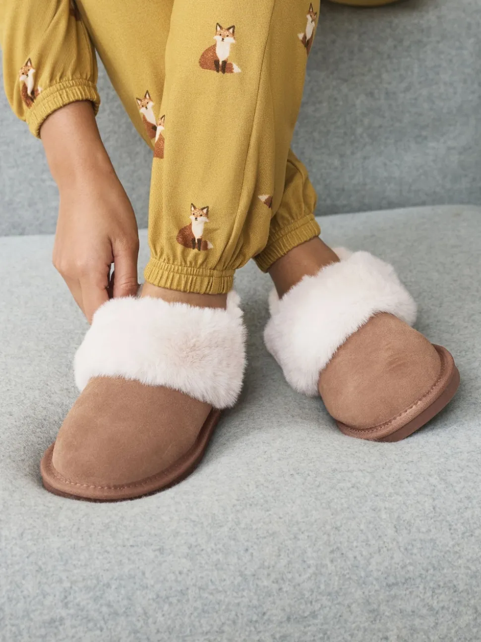 Chestnut Brown Suede Shoot Slippers