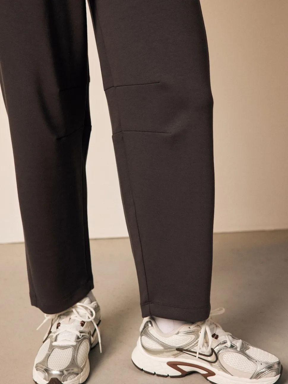 Chocolate Brown Premium Heavyweight Slinky Barrel Leg Joggers