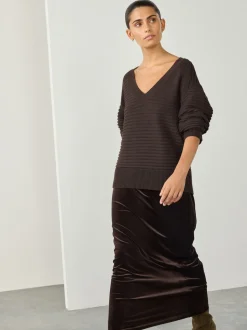 Chocolate Brown Ribbed V-Neck Knitted Jumper