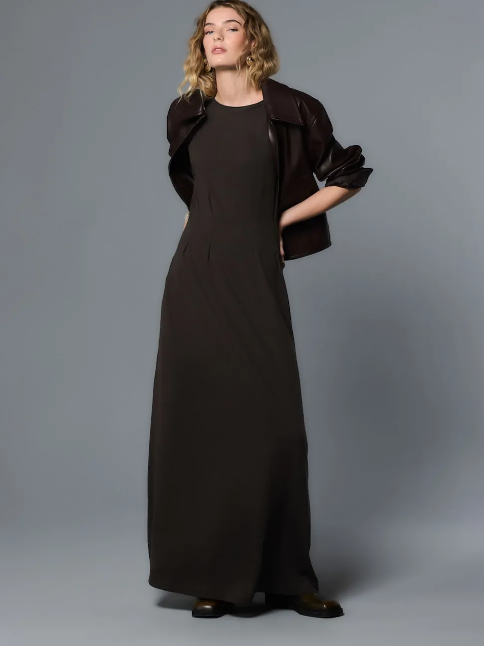 Chocolate Brown Short Sleeve Roll Edge Waisted Midi Dress with Linen