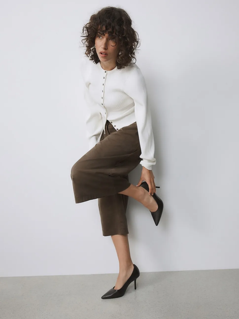 Chocolate Brown Standard/Wide Fit Forever Comfort® Point Toe Court Heels