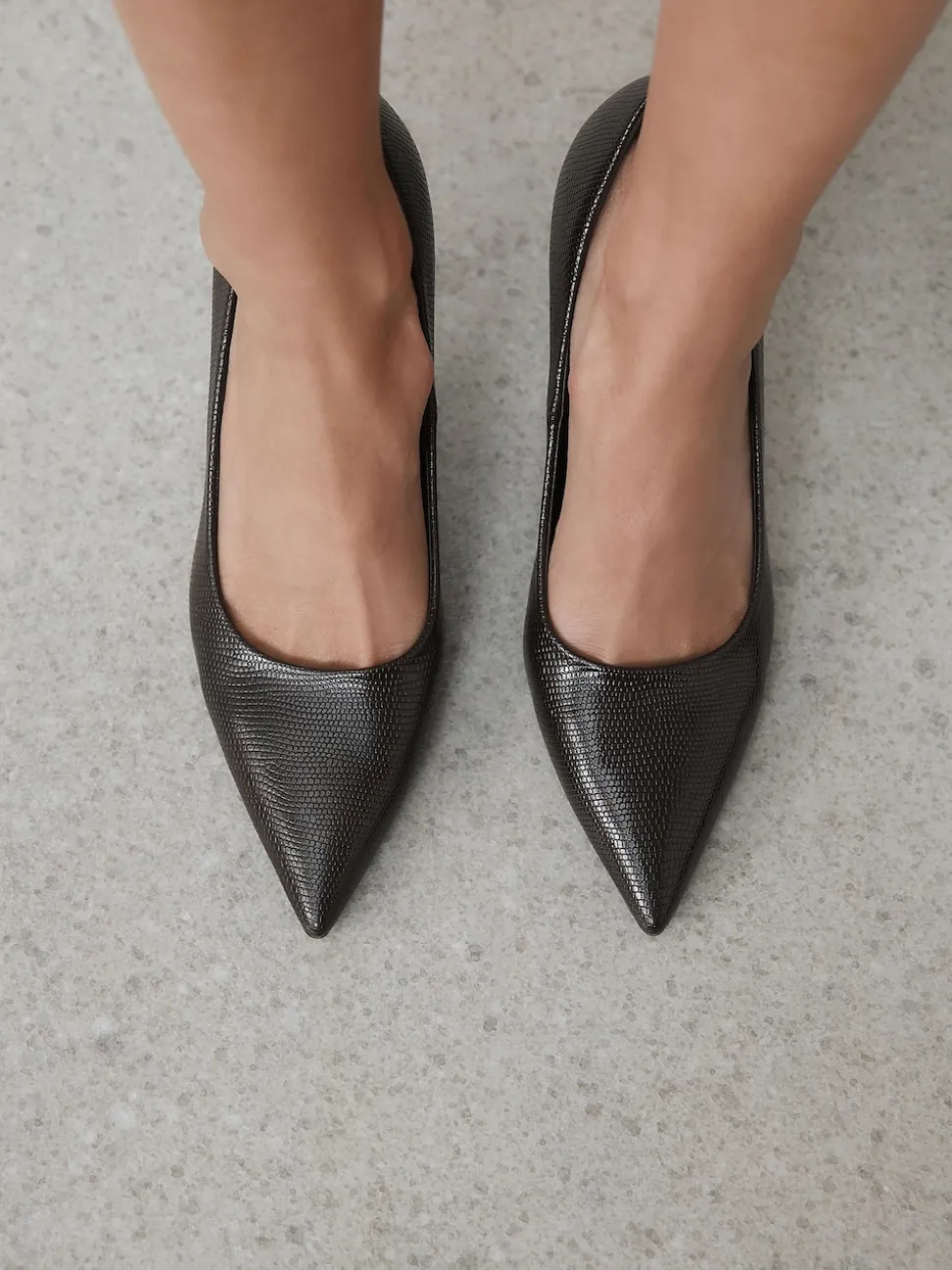 Chocolate Brown Standard/Wide Fit Forever Comfort® Point Toe Court Heels