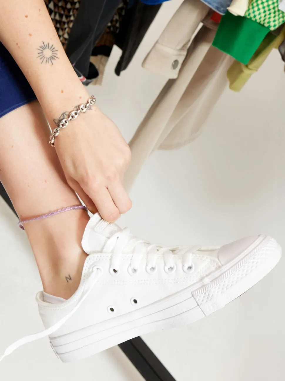 Converse White Chuck Ox Trainers