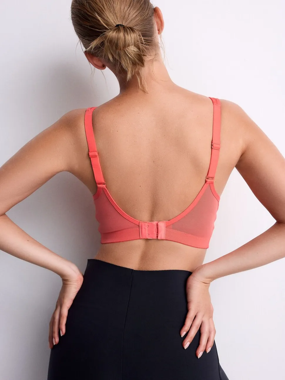 Coral Pink DD+ Non Pad Full Cup Dry Tech High Impact Sports Bra