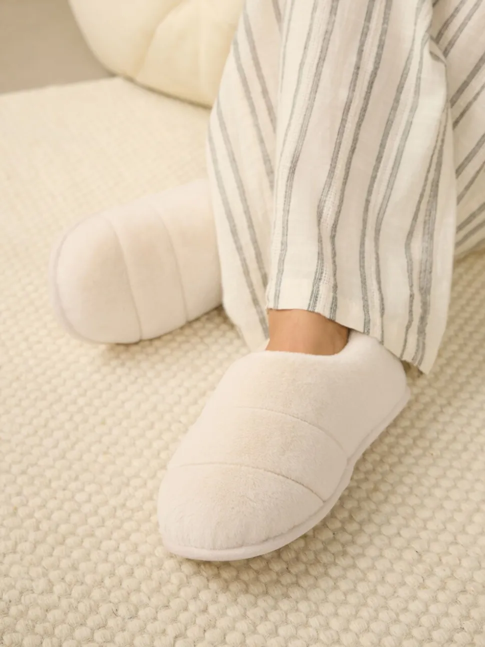 Cream Quilted Short Boot Slippers