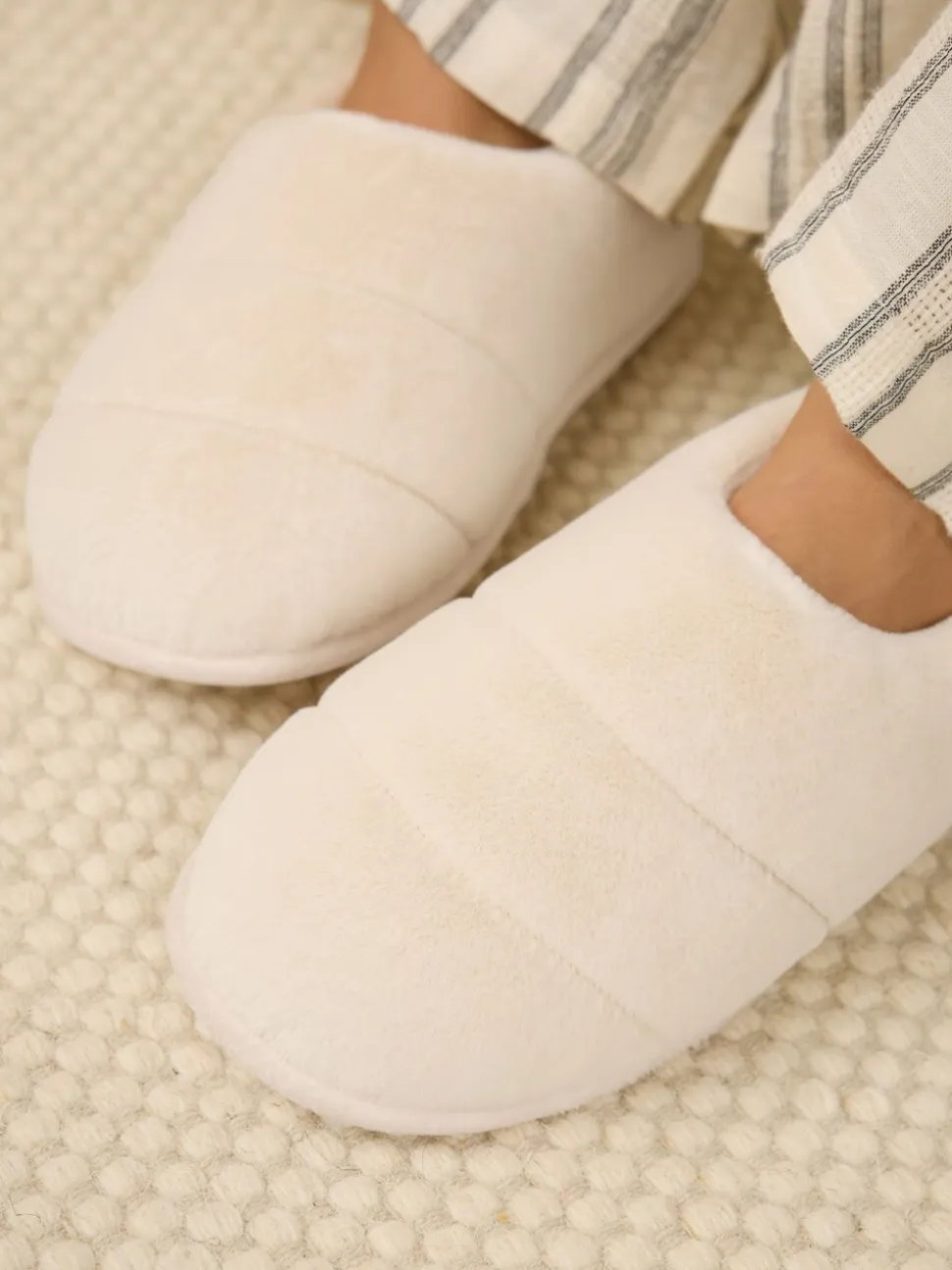 Cream Quilted Short Boot Slippers