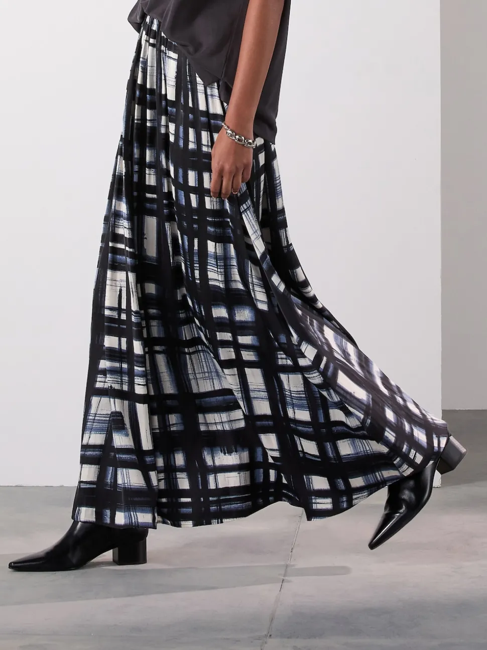 Cream/Navy Check Satin Pleated Maxi Skirt
