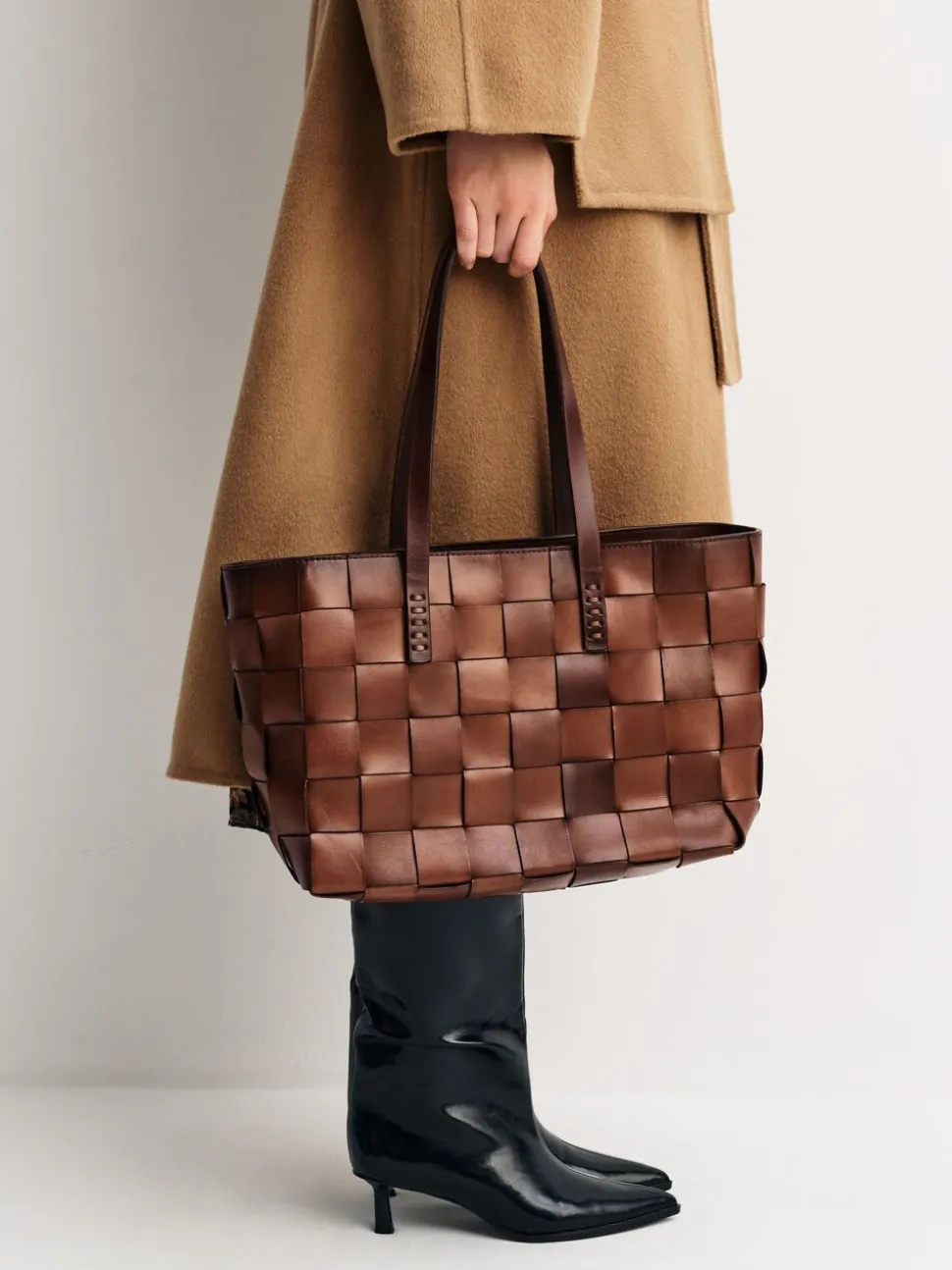Dragon Diffusion Suede Japan Tote Bag