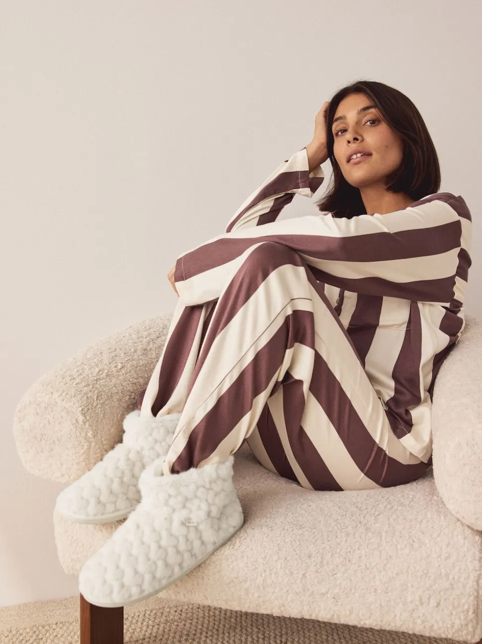 Ecru Faux Fur Heart Slipper Boots