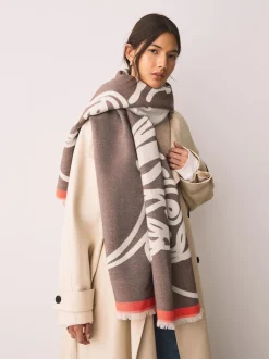 Ecru Hamish the Highland Cow Midweight Scarf