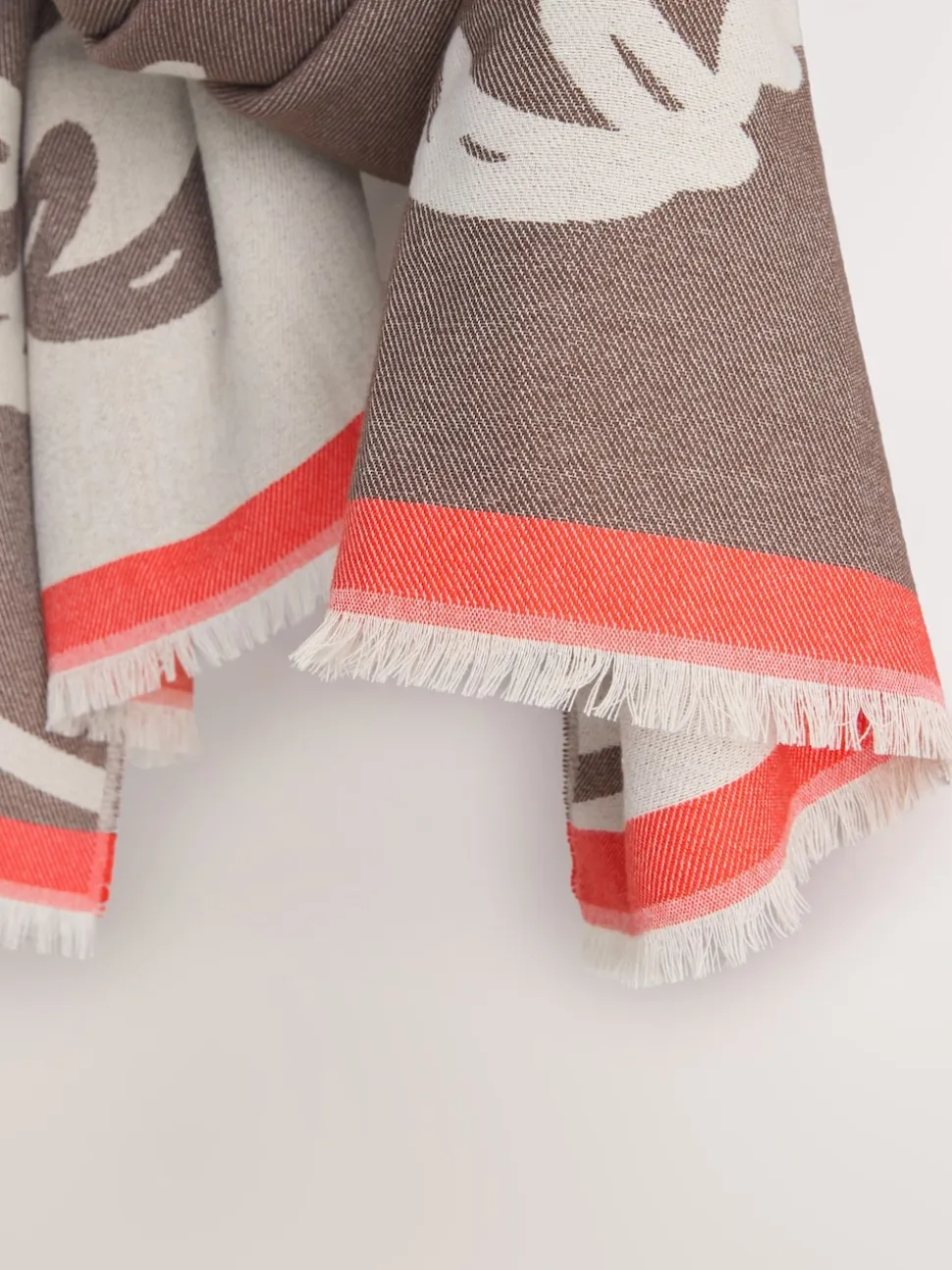 Ecru Hamish the Highland Cow Midweight Scarf