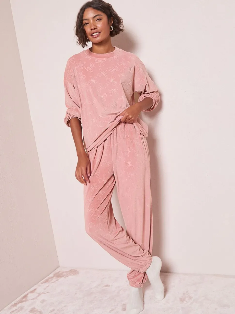 Friends Like These Pink Bow Embossed Long Sleeve Pyjamas