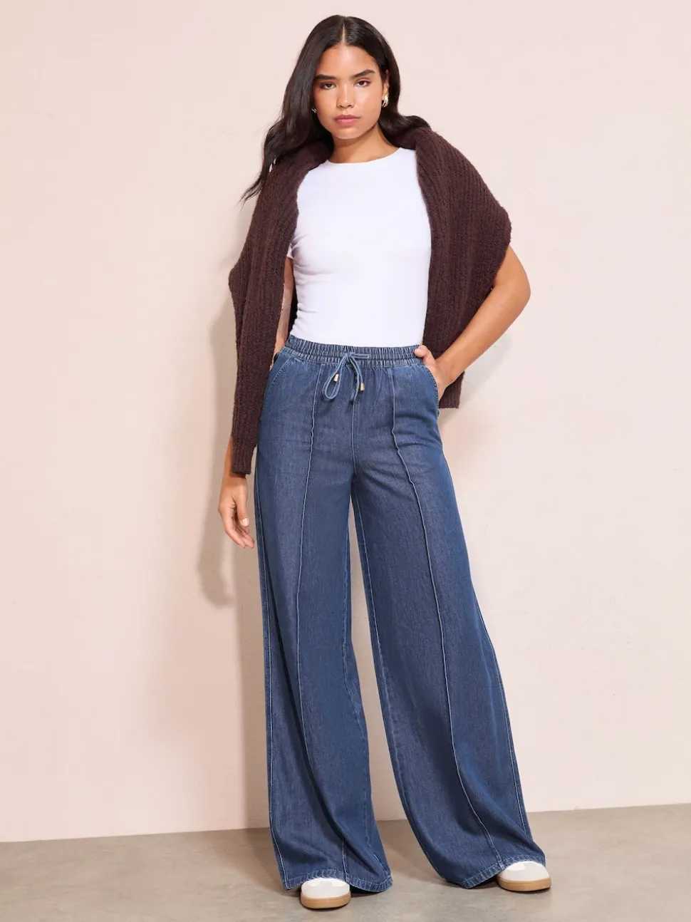 Friends Like These Rinse Wash Everyday Elastic Wide Leg Jeans