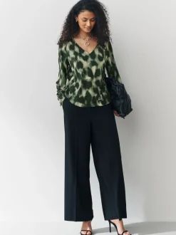 Green Animal Long Sleeve V-Neck Jersery Blouse