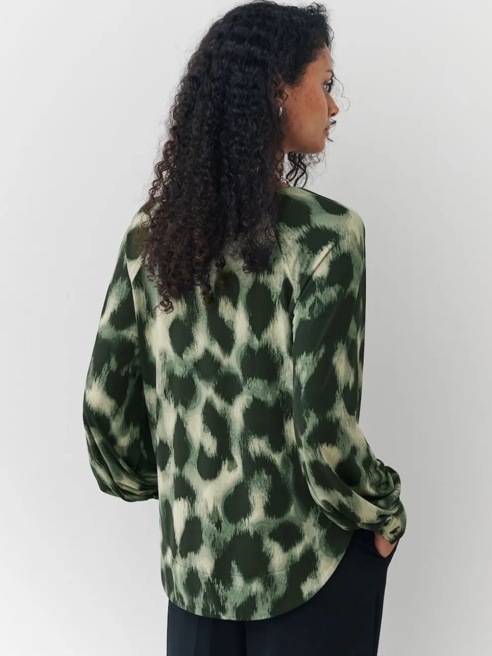Green Animal Long Sleeve V-Neck Jersery Blouse