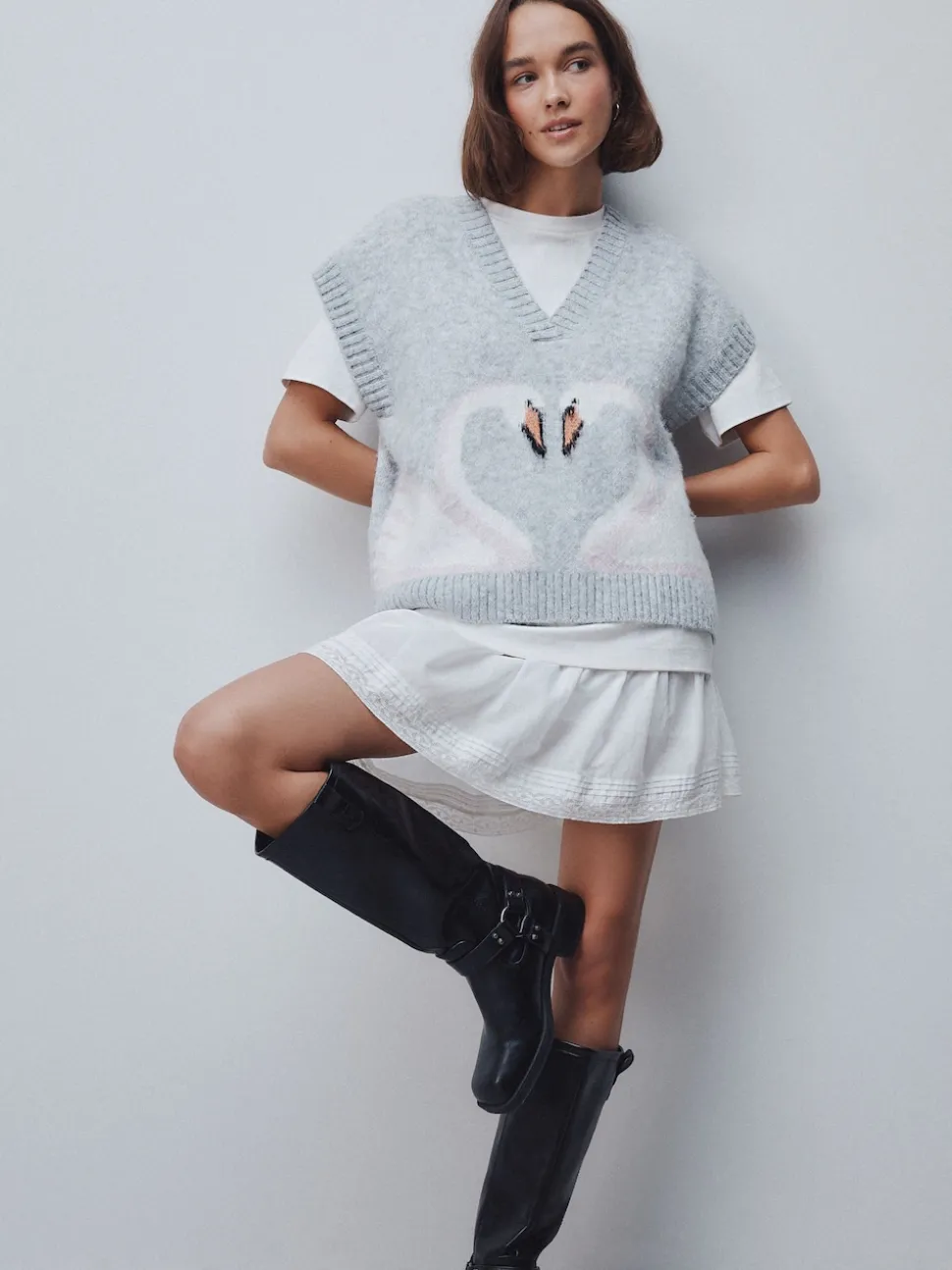 Grey Swan Scene Knitted Tank
