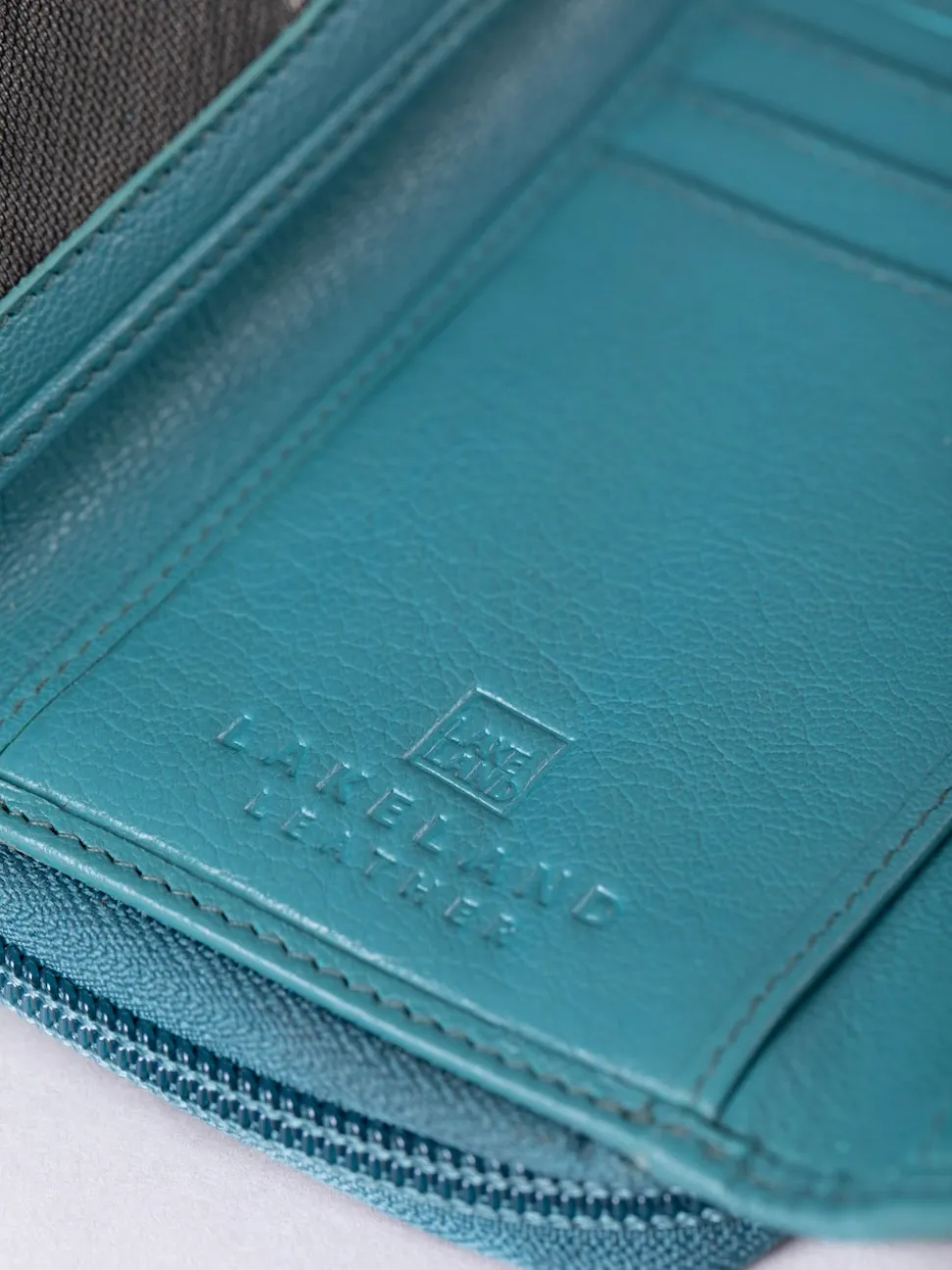 Lakeland Leather Green Medium Icon Stud Tab Purse