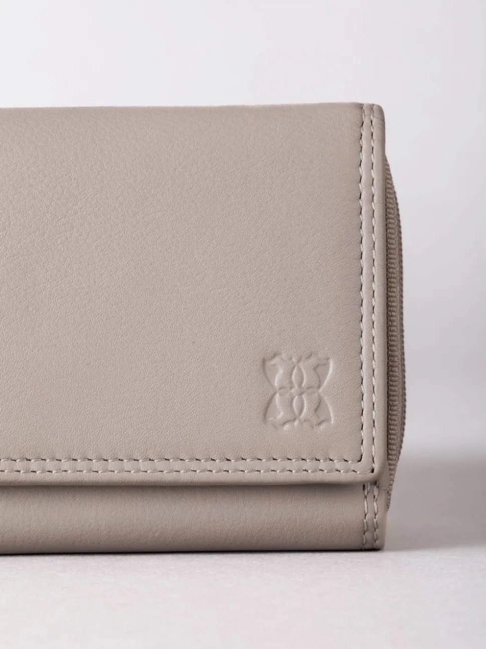 Lakeland Leather Grey Small Purse