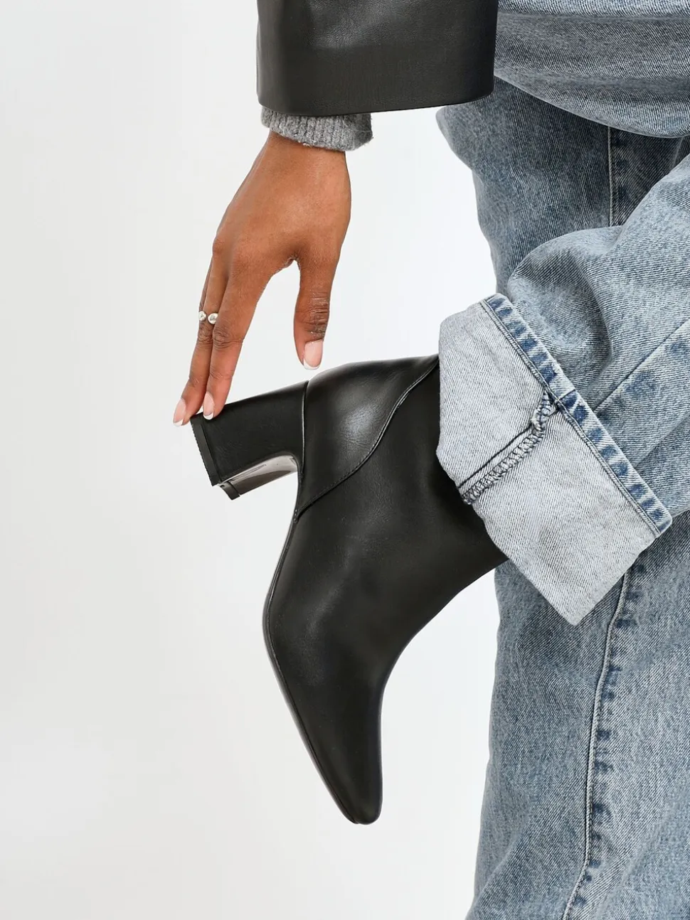 Linzi Black Cove Comfort Block Heeled Ankle Boot