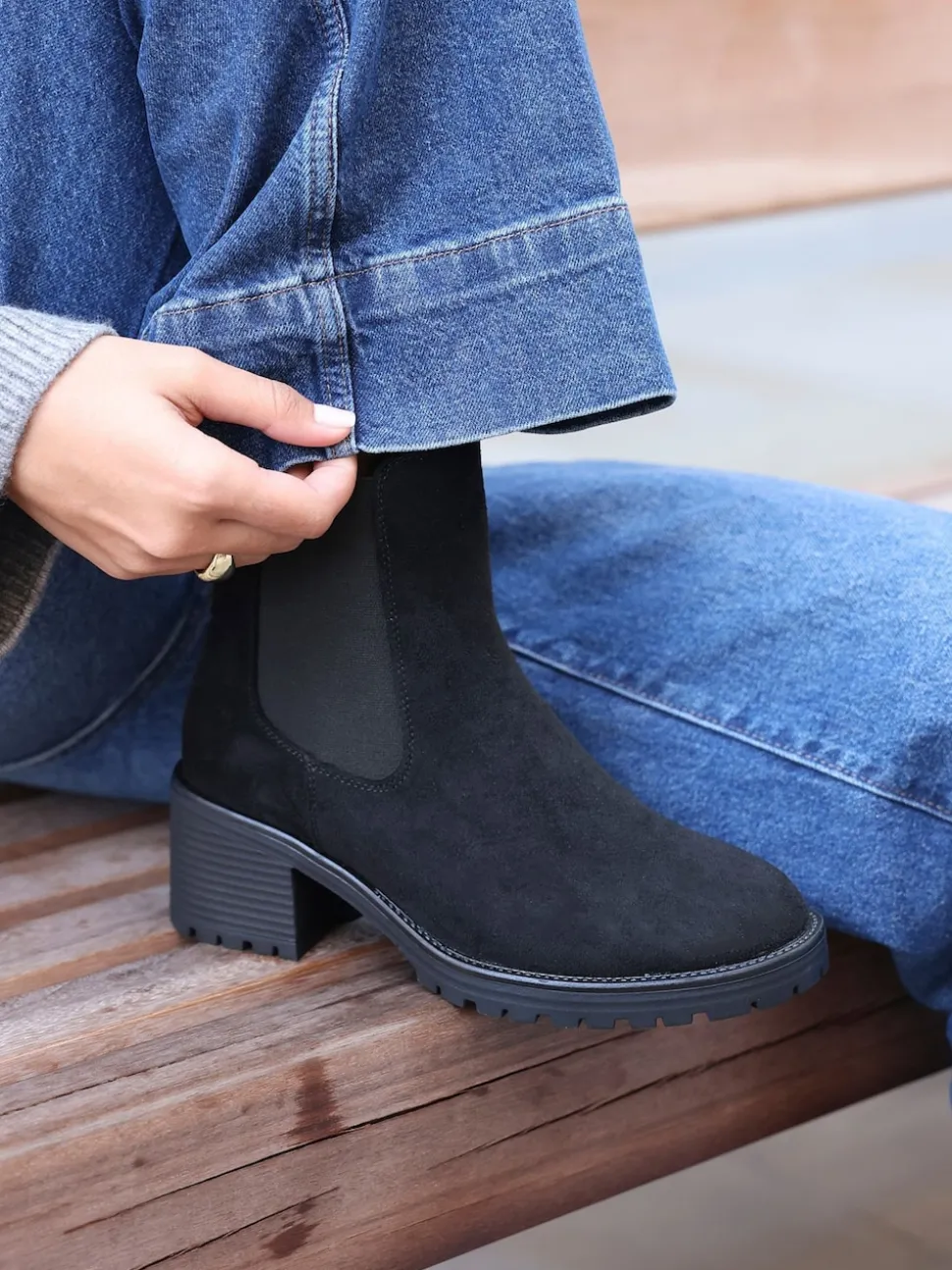 Linzi Black Path Block Heel Chelsea Boots