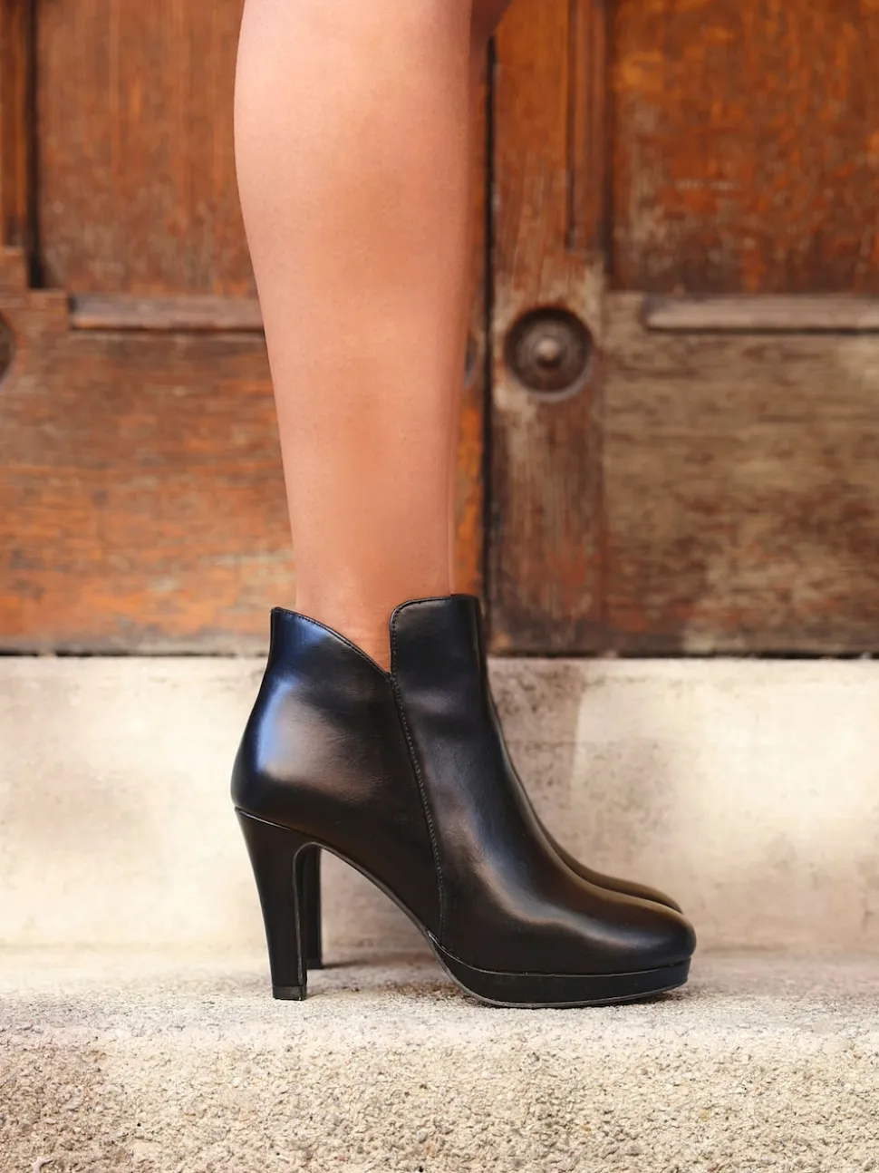Linzi Black PU Layara Platform Ankle Boots With Stiletto Heels