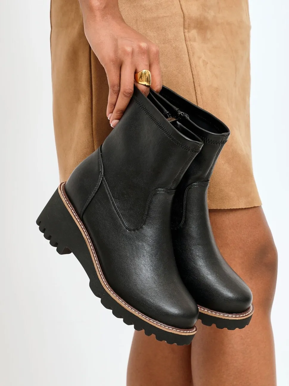 Linzi Black Wide Fit Pulse Stretch Wedged Heel Ankle Boots