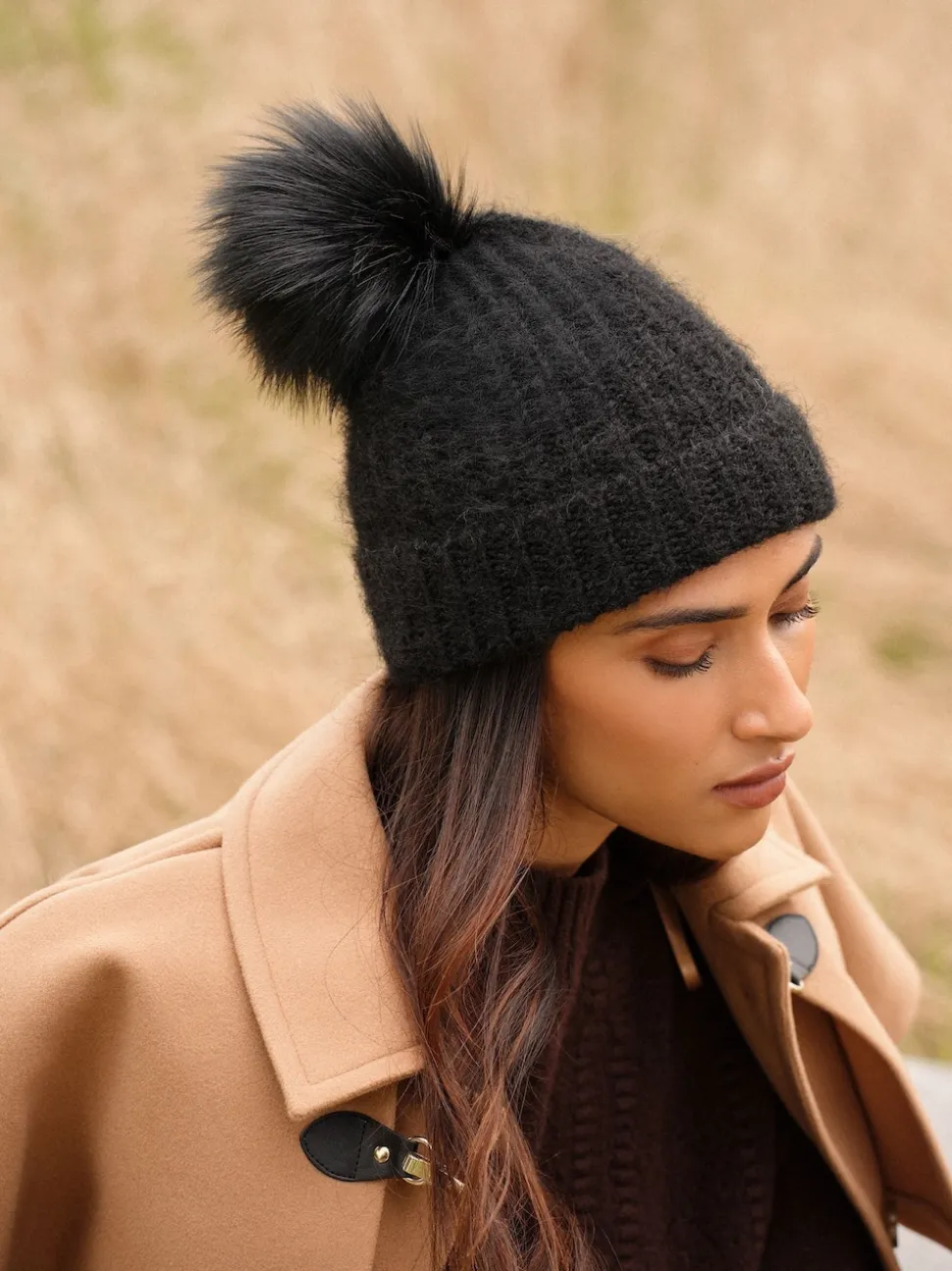 Love & Roses Black Cosy Pom Hat