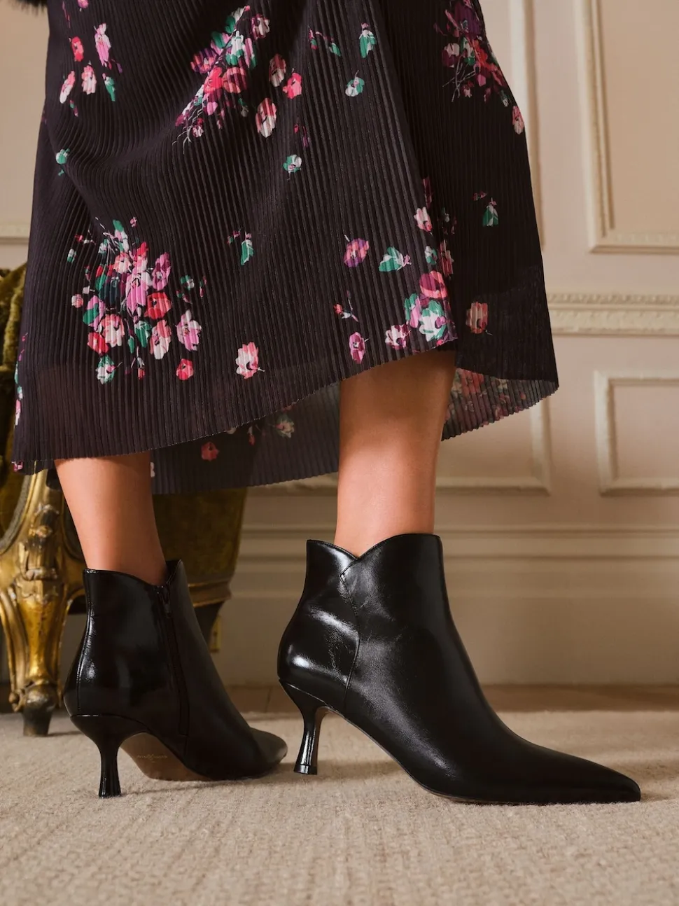 Love & Roses Black Faux Leather Kitten Heel Point Toe Smart Ankle Boots