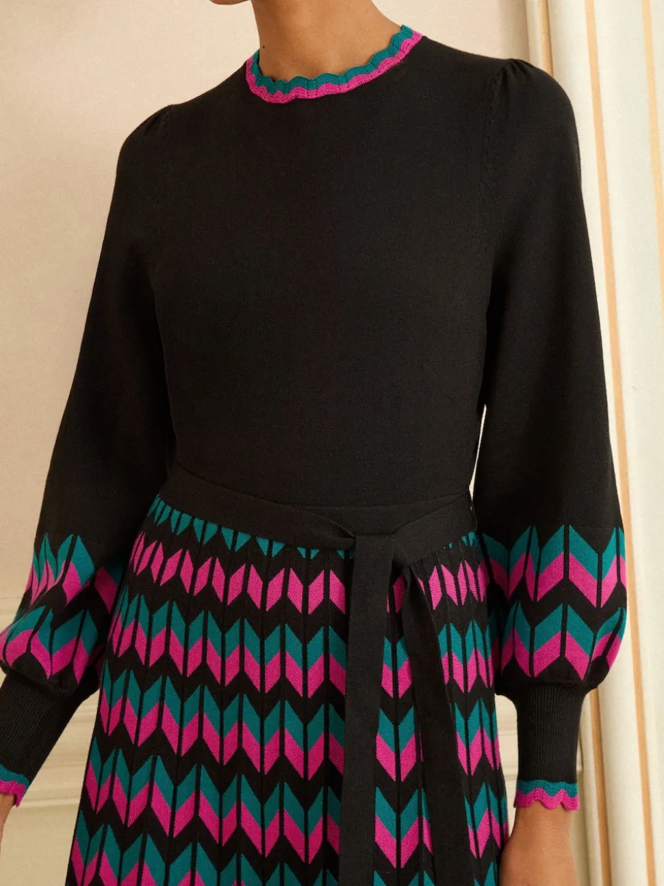 Love & Roses Black Multi Chevron Petite Scallop Knitted Midi Dress
