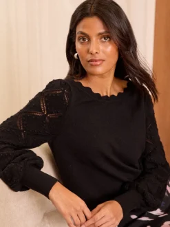 Love & Roses Black Petite Bobble Stitch Scallop Knit Jumper