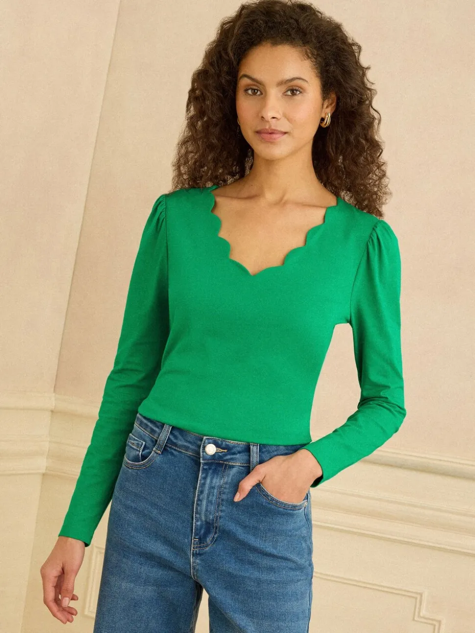 Love & Roses Bright Green Scallop V-Neck Long Sleeve Jersey Top