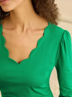 Love & Roses Bright Green Scallop V-Neck Long Sleeve Jersey Top