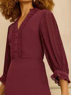 Love & Roses Burgundy Red Pleated Detail Midi Dress