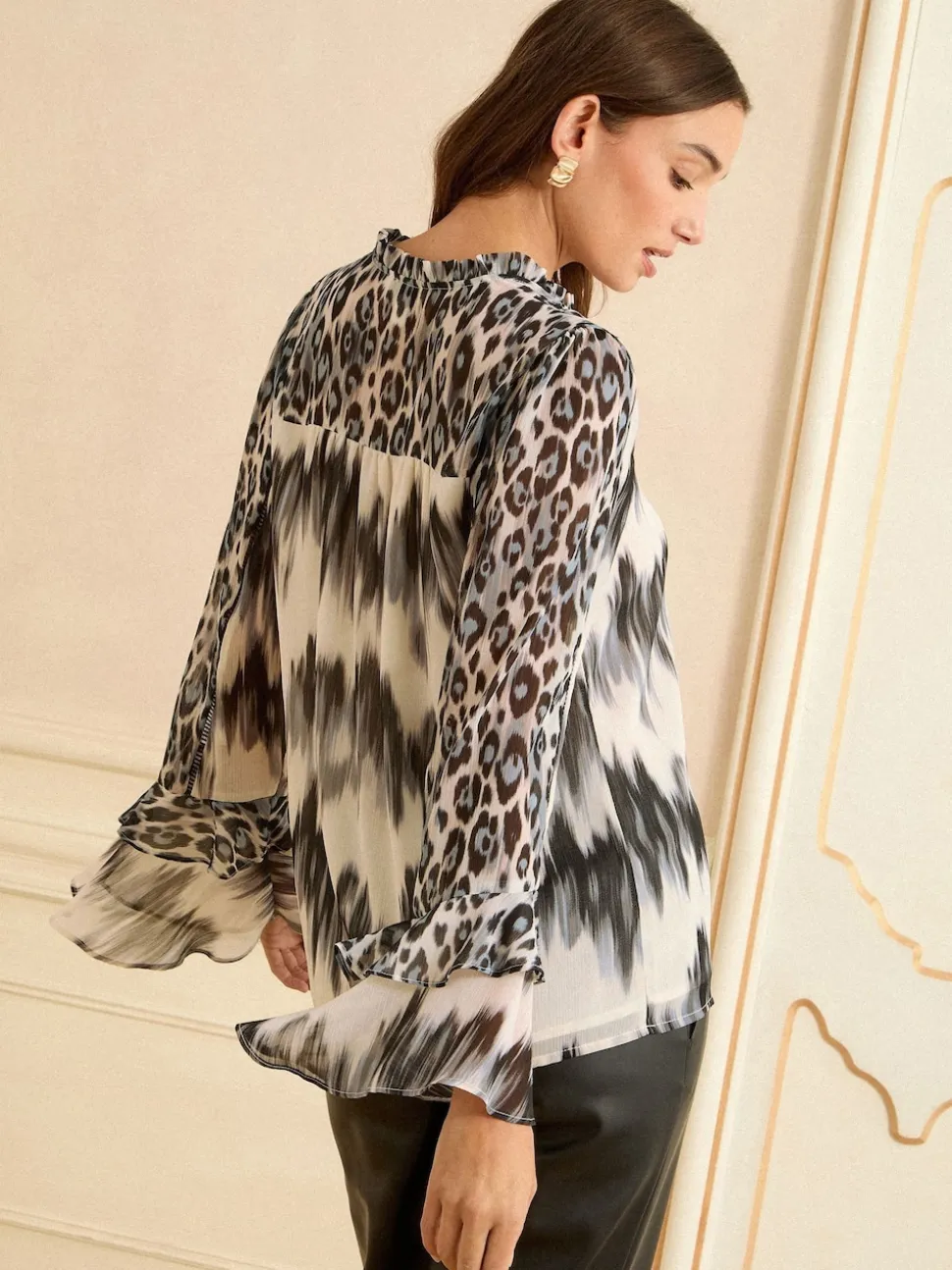 Love & Roses Grey Animal V-Neck Hardware Flute Sleeve Blouse