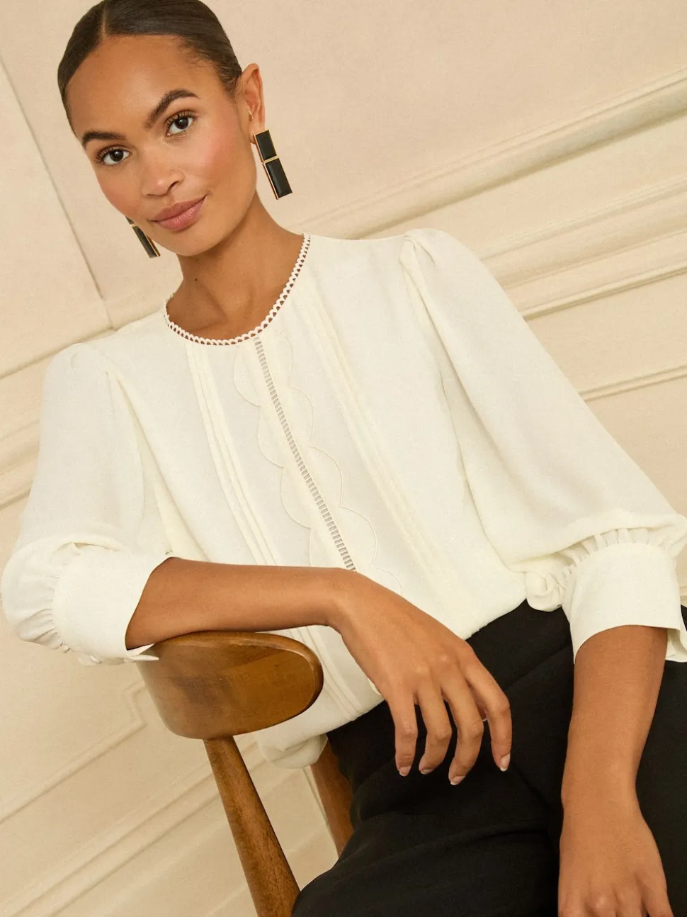 Love & Roses Ivory 3/4 Sleeve Scallop Detail Blouse
