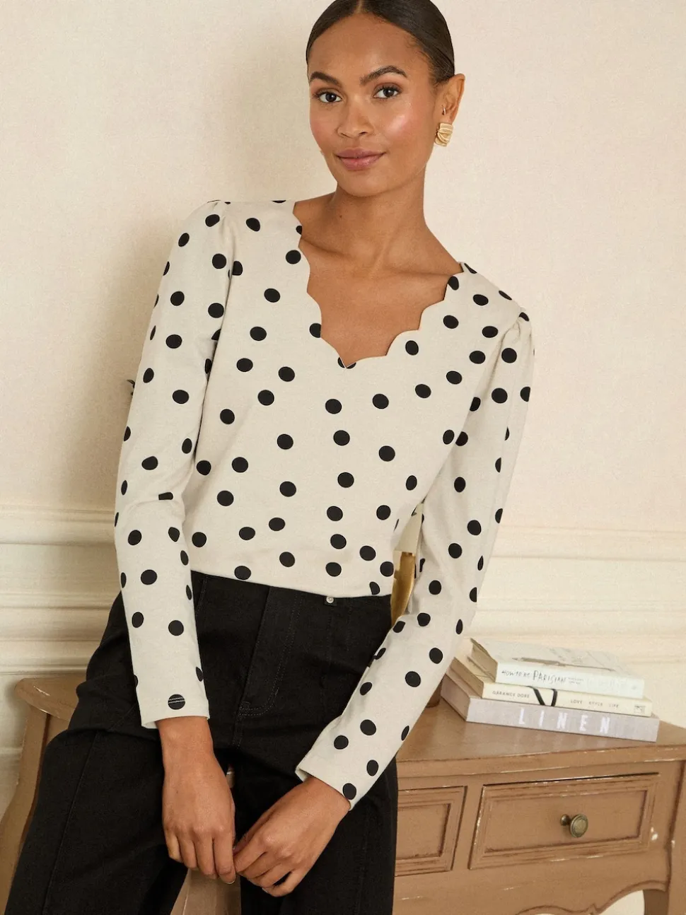 Love & Roses Ivory and Black Spot Print Scallop V-Neck Long Sleeve Jersey Top