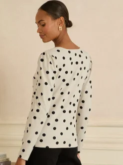 Love & Roses Ivory and Black Spot Print Scallop V-Neck Long Sleeve Jersey Top