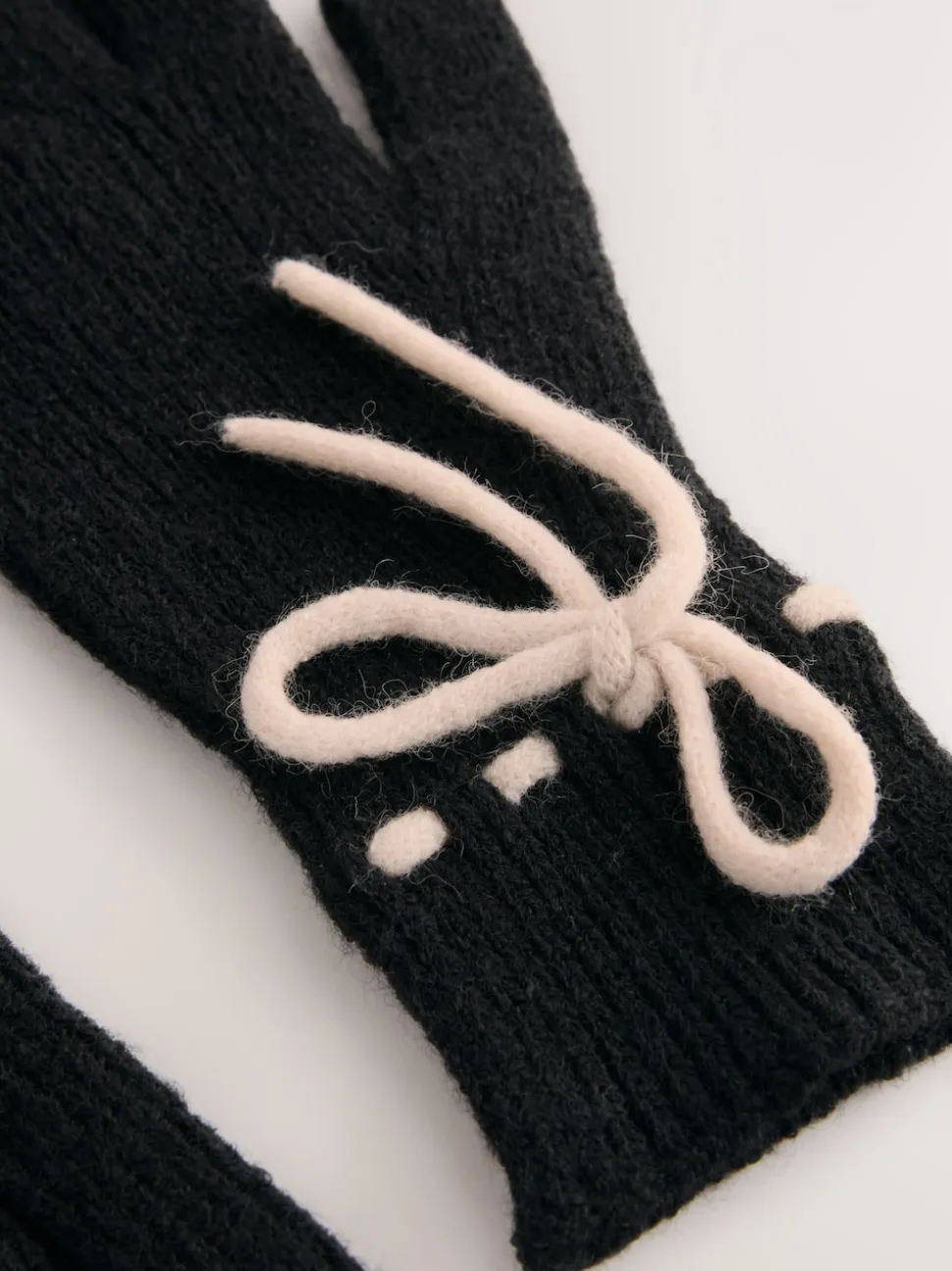 Monochrome 3D Bows Knitted Gloves 1 Pack