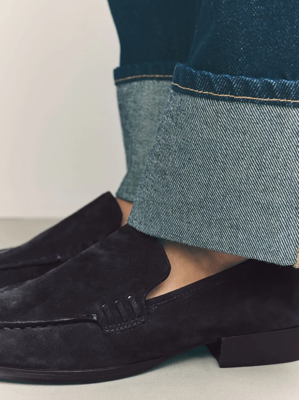 Navy Suede Round Toe Clean Loafers
