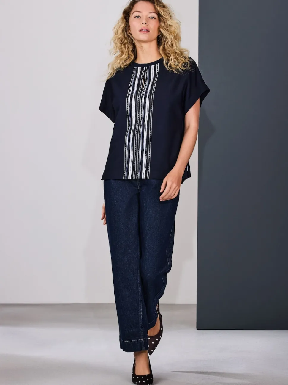 Navy/Ecru Stripe Short Sleeve Keyhole Crew Neck Top