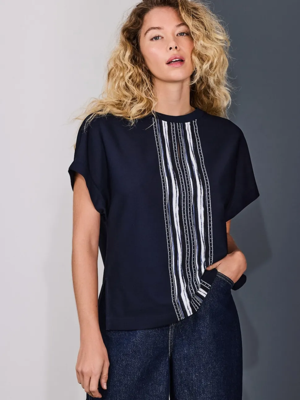 Navy/Ecru Stripe Short Sleeve Keyhole Crew Neck Top