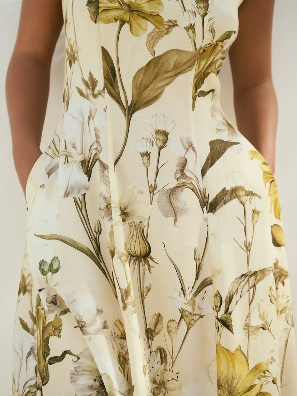 Pastel Yellow Floral Print Sleeveless Column A-Line Maxi Dress