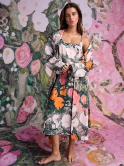 Pink Benjamin Macgregor Scene Print Satin Dressing Gown