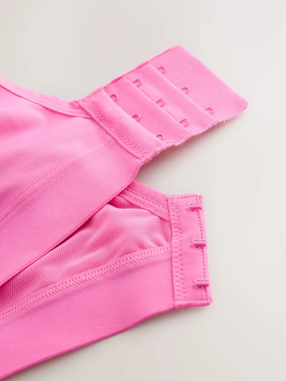 Pink Ultimate Support Non Pad Minimising Wired Dry Tech High Impact Sports Bra