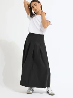 PixieGirl Petite Black Pleated Full Midaxi Skirt