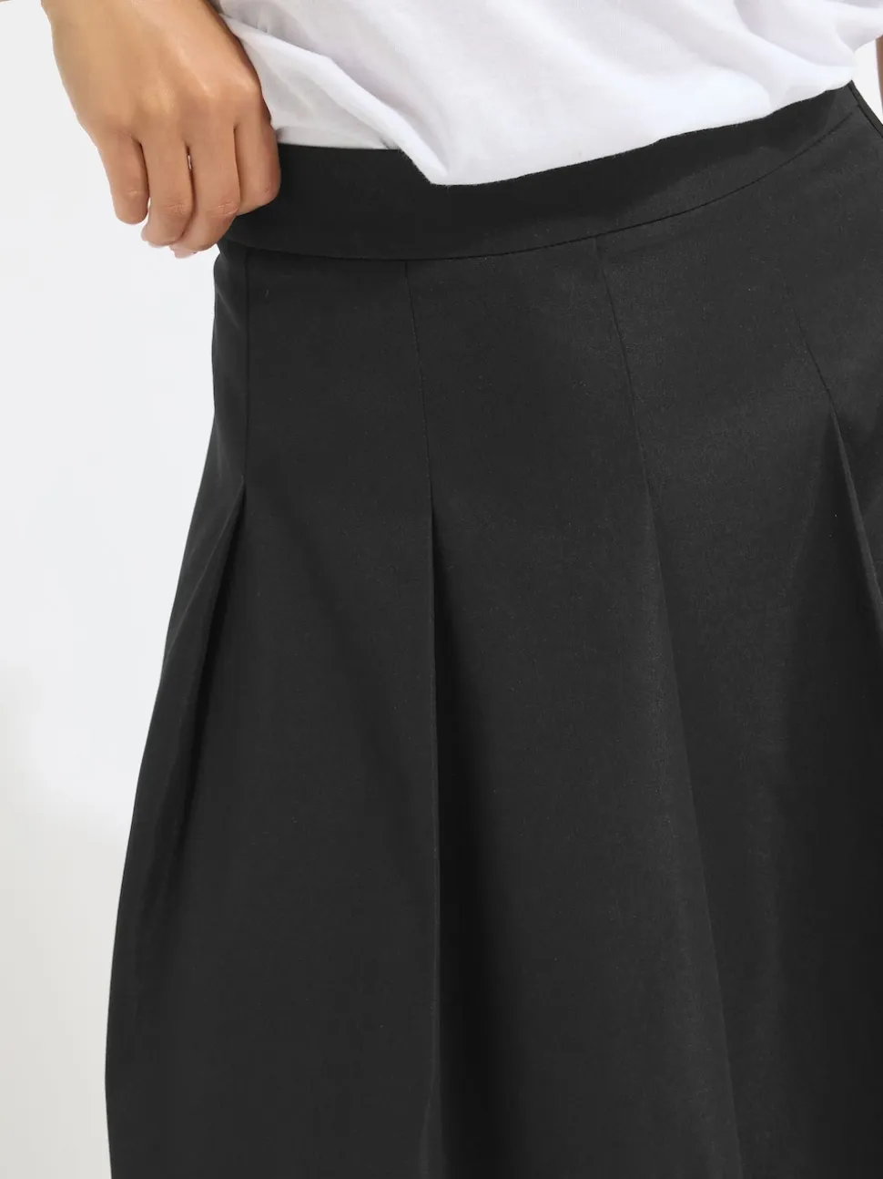 PixieGirl Petite Black Pleated Full Midaxi Skirt