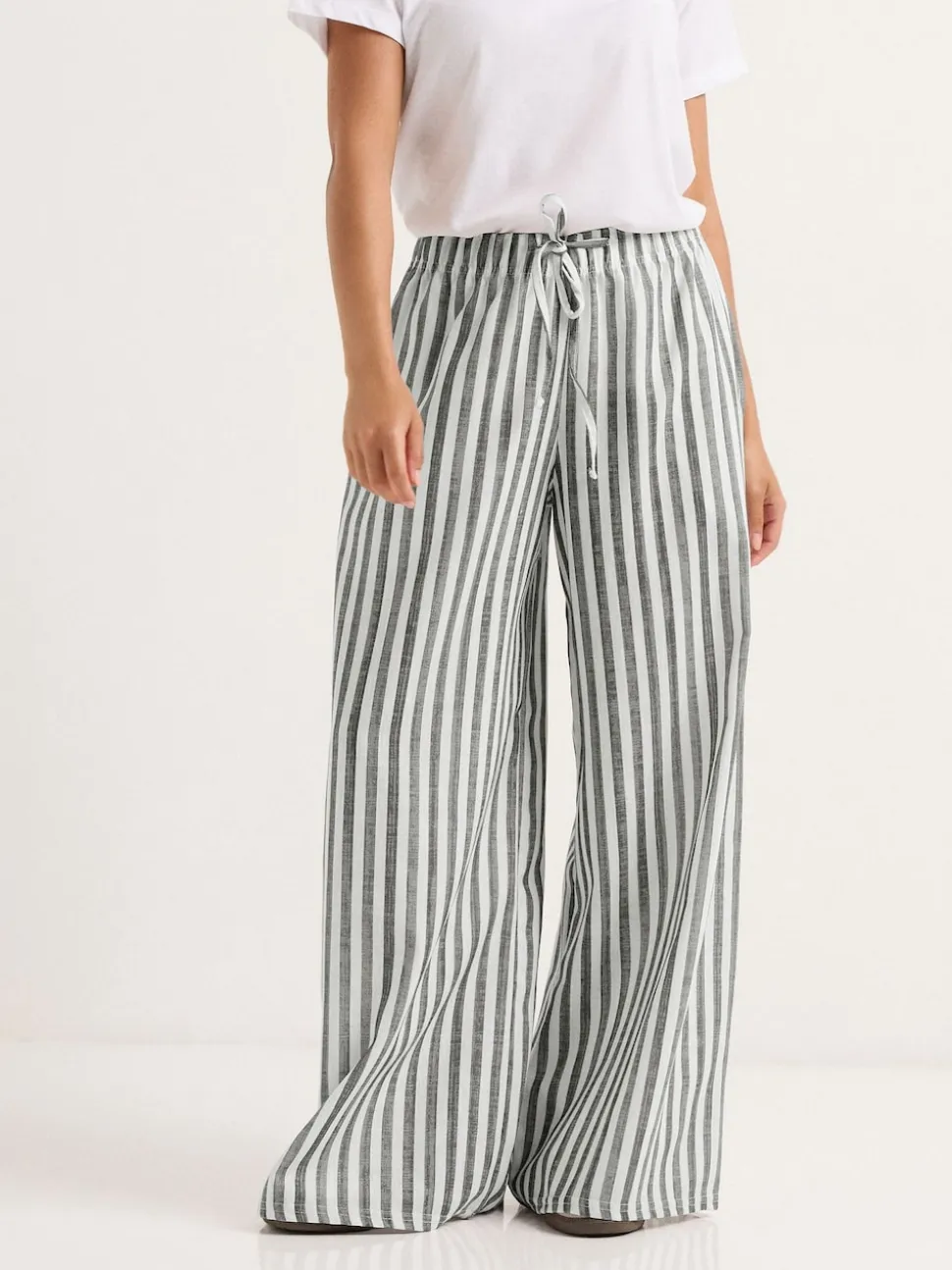 PixieGirl Petite Grey Stripe Wide Leg Trousers
